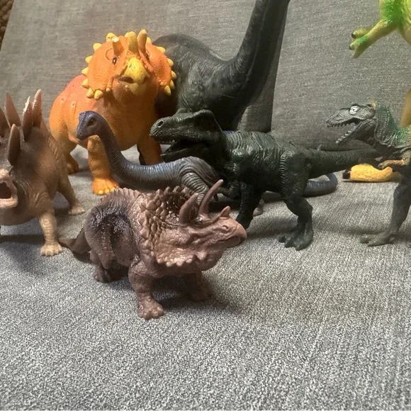 Large Vintage Dinosaur Toy Set - Green, Orange, Black - Picture 5 of 16